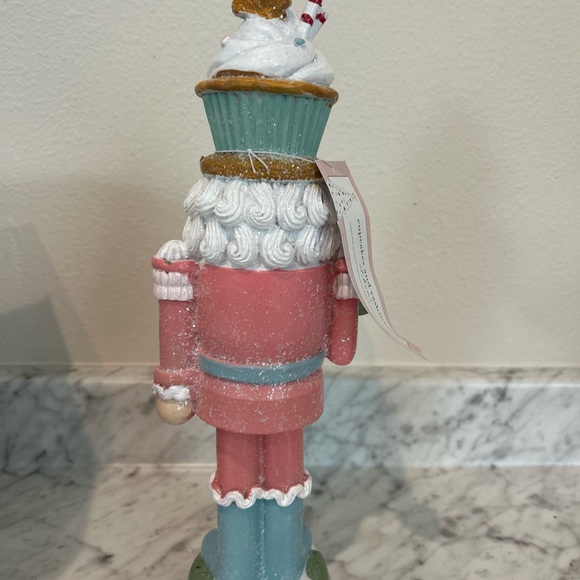 Cupcakes And Cashmere Cupcake Nutcracker-NWT - Picture 6 of 7
